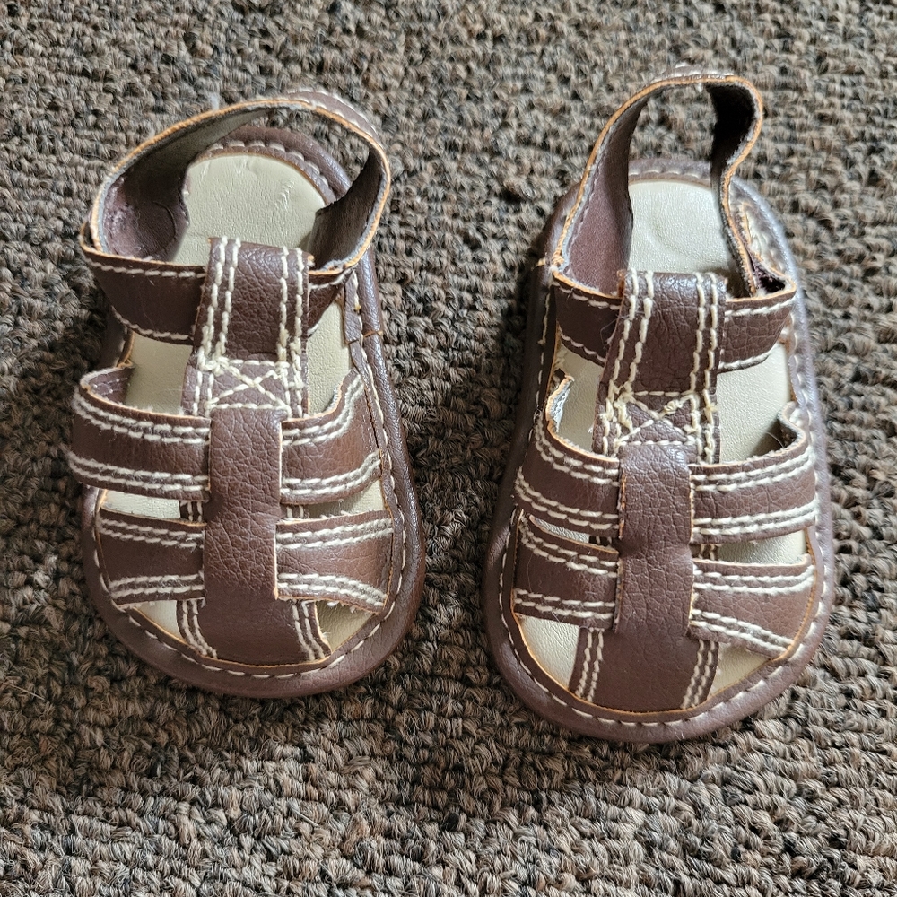 Sandles